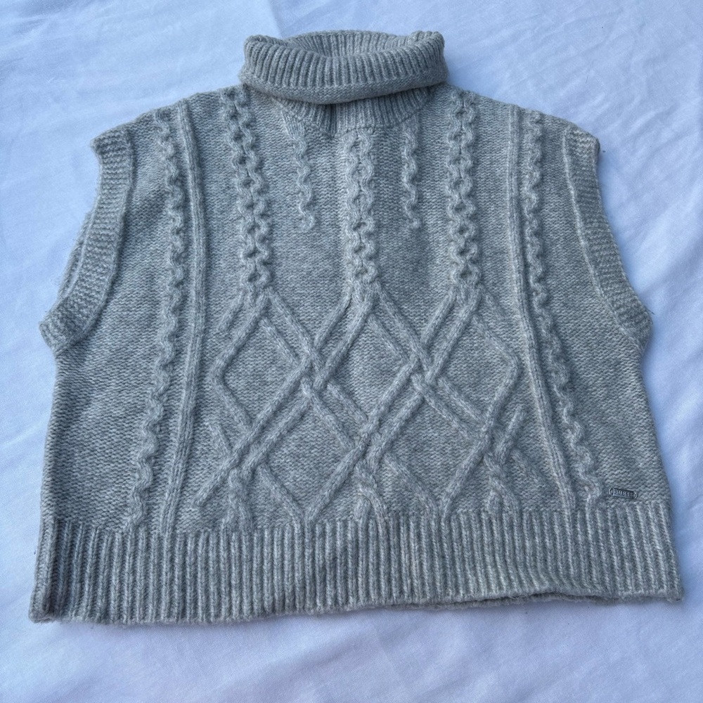 Guess Gray Cable Knit Turtleneck Sweater